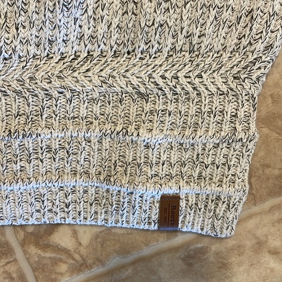 Roots Snowy Fox Tactical Sweater - Picture 2 of 5